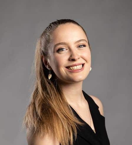 Haut-Lac Alumna