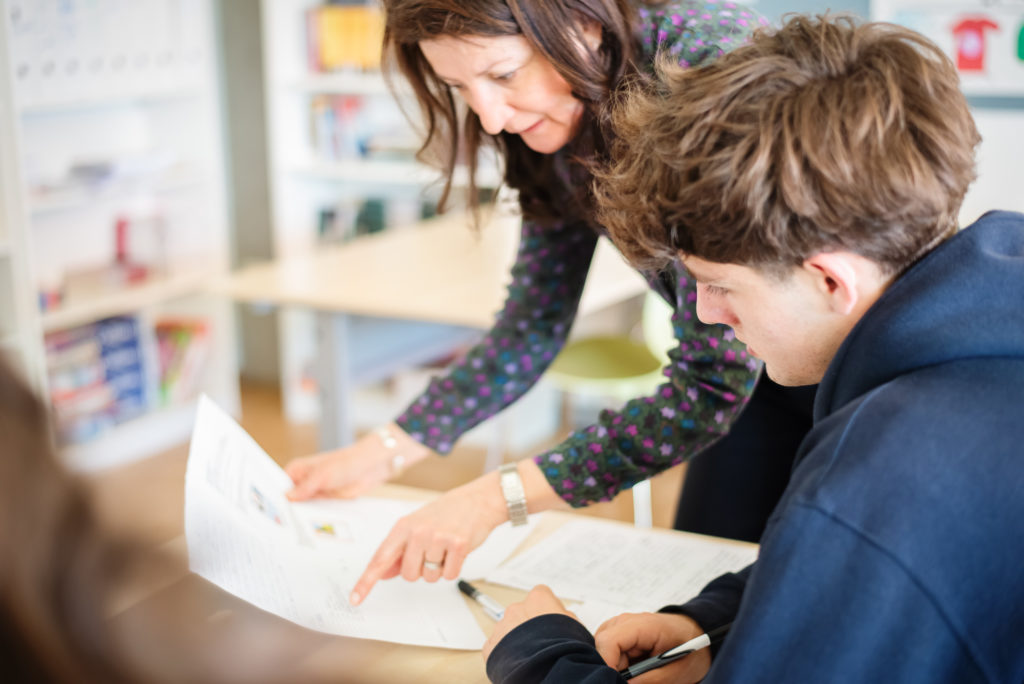 French lesson in secondary at Haut-Lac school in Switzerland